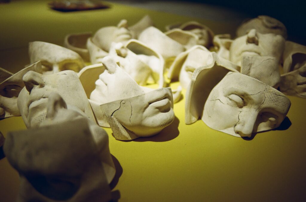 Masques japonais et mode de rue : une fusion culturelle fascinante