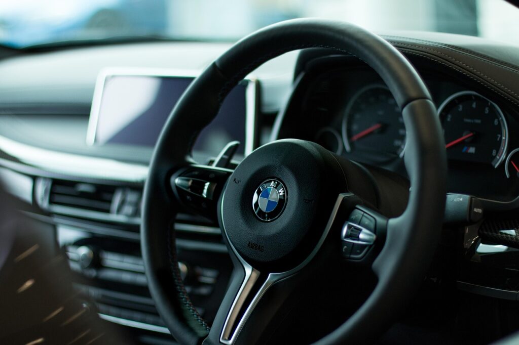 L’art subtil de l’entretien du cuir auto : nettoyage et soin des cuirs de votre voiture